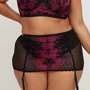 Boudoir Garter Skirt sz 4